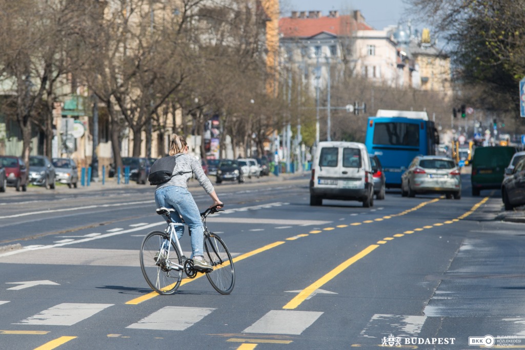 Új kerékpársávok Budapesten