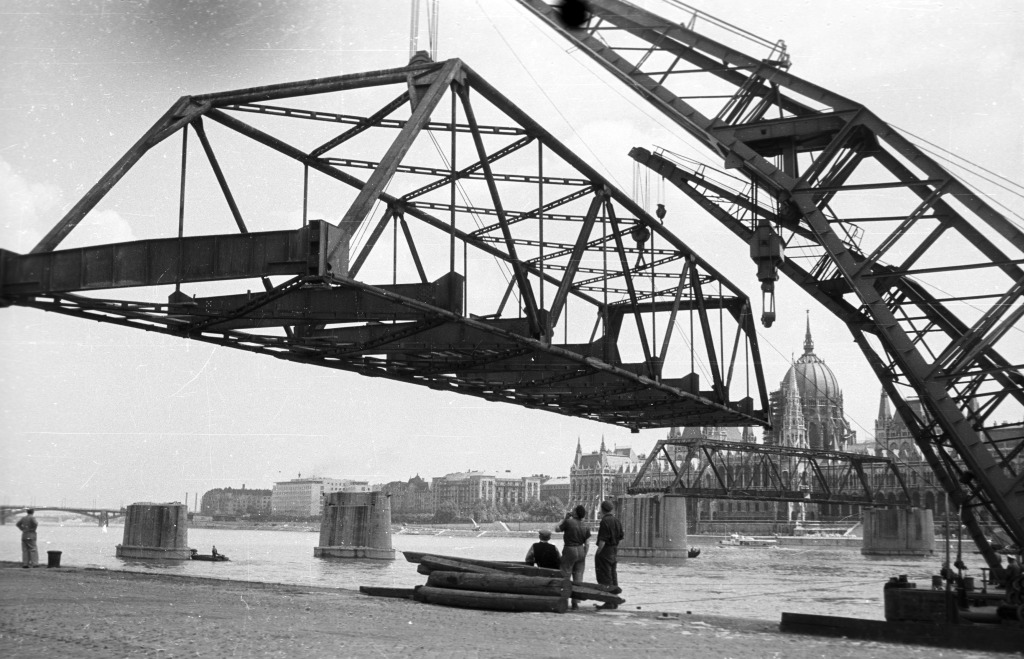 Ideiglenes hidak a II. világháború után Budapesten