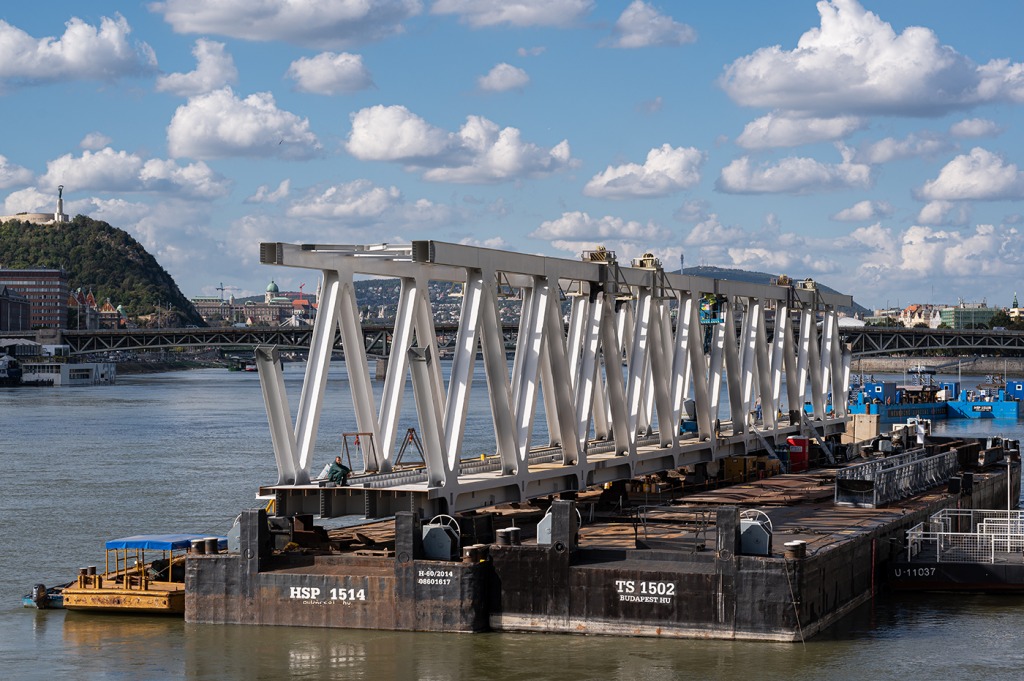Péntek hajnal óta egy új híddal több működik Budapesten