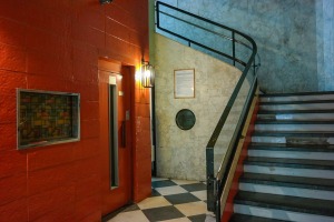 Twin Peaks-es enteriőr és modernizmus a Régiposta utcában – Kozma Lajos utolsó bérháza