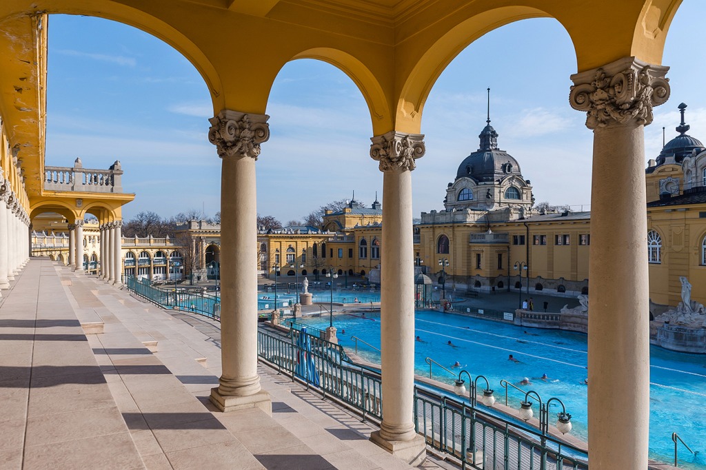 Fokozatosan nyitnak a budapesti gyógyfürdők és strandok – ezek a betartandó szabályok
