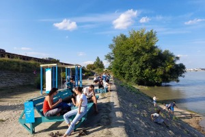 Új, Duna-parti lazulós, sütögetős hely – megnyílt az Árasztó Part