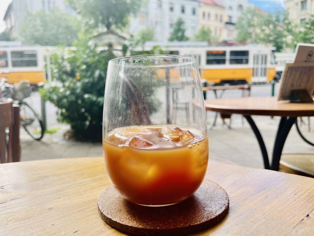 Hűsít és felpörget – 8+1 jéghideg és extrém kávés italt kóstoltunk Budapesten