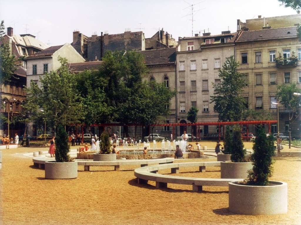 Grófi pompa és gyerekzsivaj – a Károlyi-kert, avagy séta Budapest csodás kertjeiben