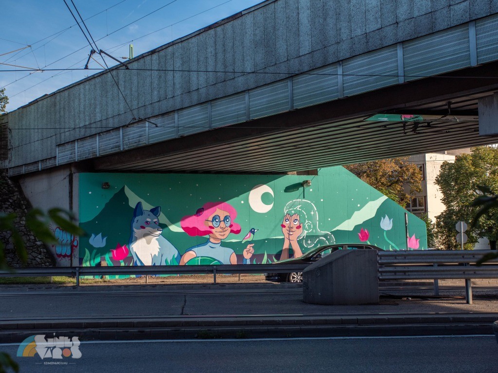 Női szuperhősök gyerekrajzok alapján &#8211; új színes festmények a szürke hídlábakon