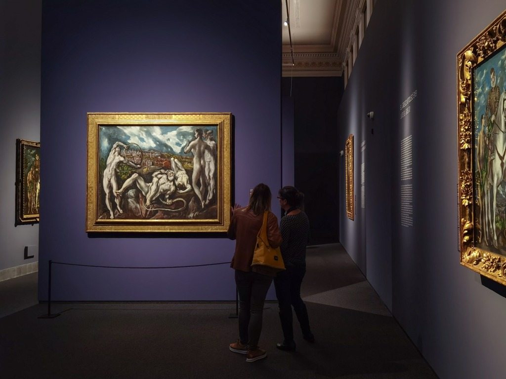 Izzó színek, hullámzó alakok – földöntúli élmény a Szépművészeti El Greco kiállítása