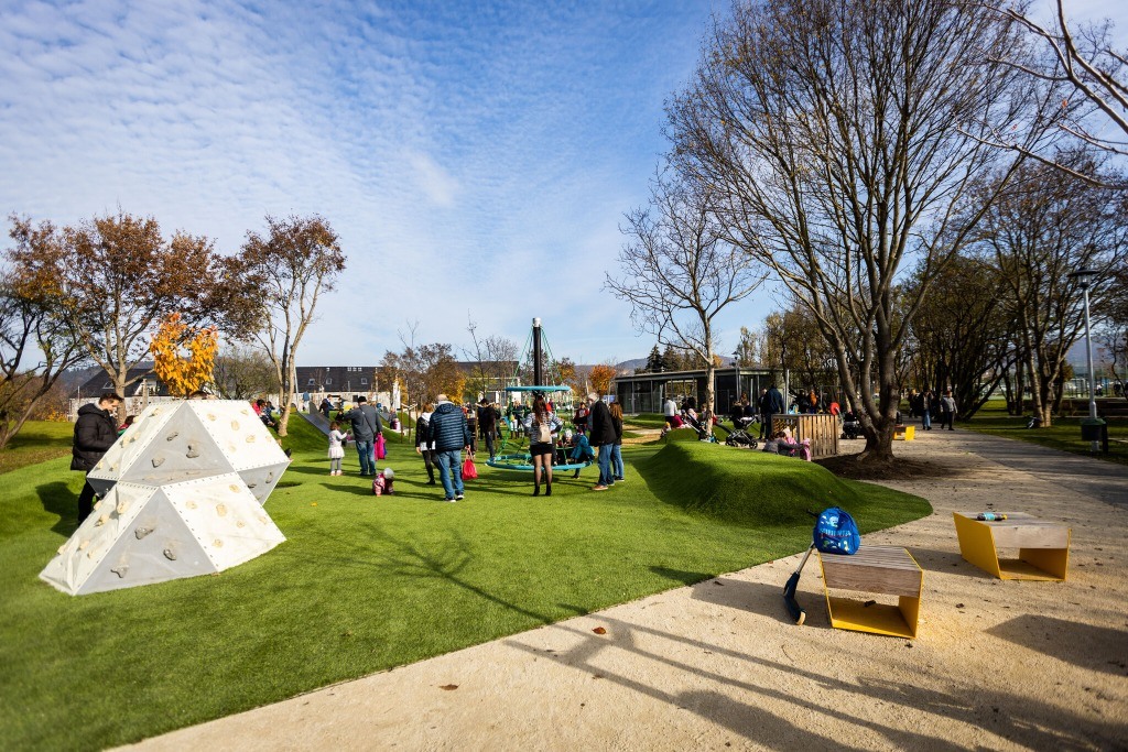 Új park ezernyi izgalommal – 0-99 éves korig mindenkit vár a Közösségi Liget Máriaremetén