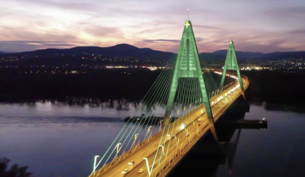Két 100 méteres karácsonyfa is lesz a Megyeri-hídon?