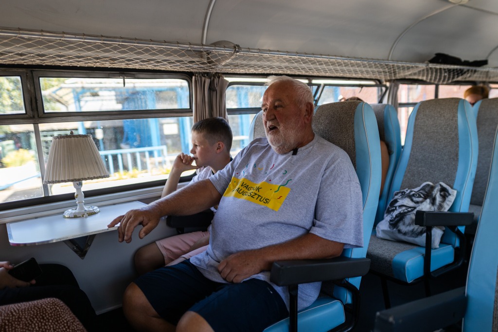 Valóra vált a nyugdíjas buszvezető álma